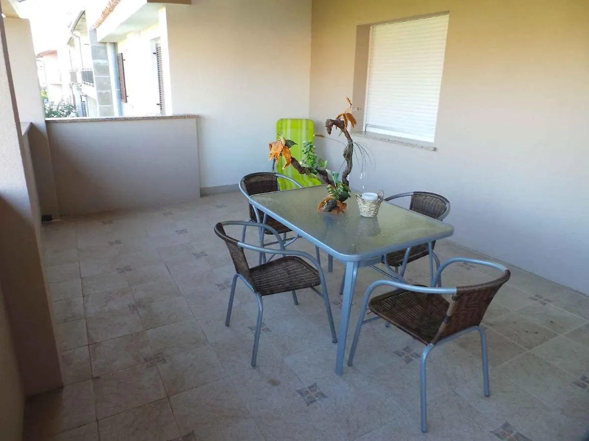 Apartment Valbandon 9 Fondole